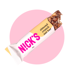 Traškus batonėlis su migdolais Nick's almond crunch 40 g